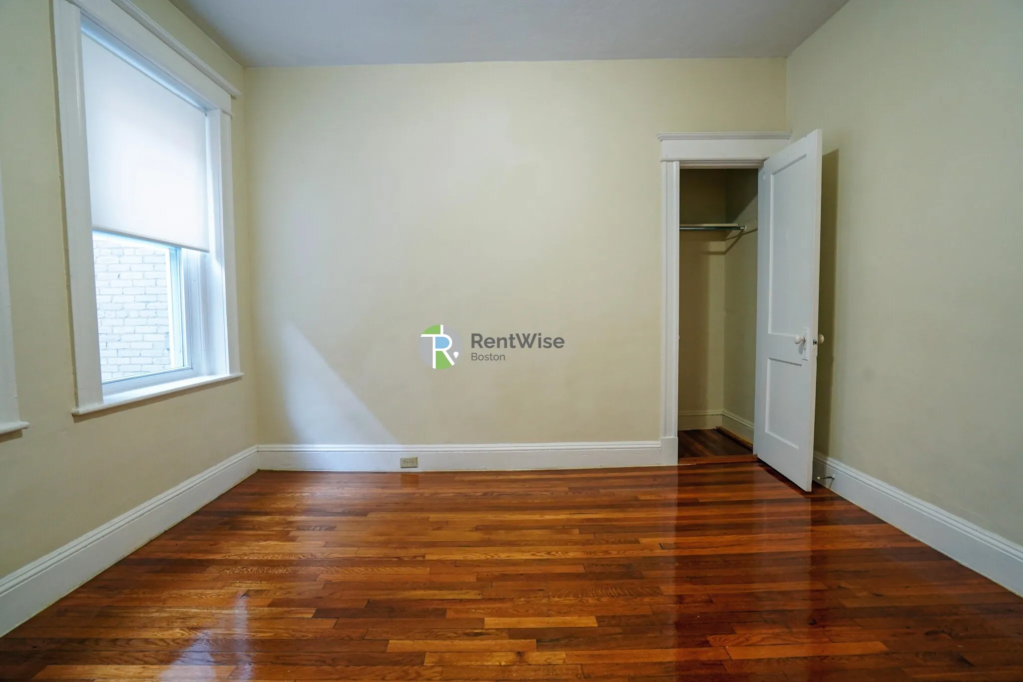 Studio bed, 1 bath apartment for rent at 68 Woodstock Ave Unit 4, Brighton — photo 4 of 18