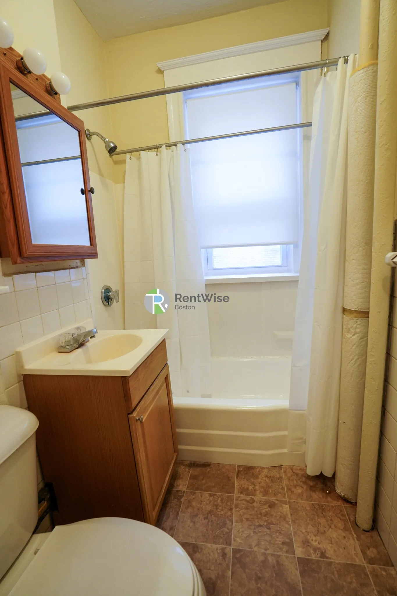 Studio bed, 1 bath apartment for rent at 68 Woodstock Ave Unit 4, Brighton — photo 9 of 18