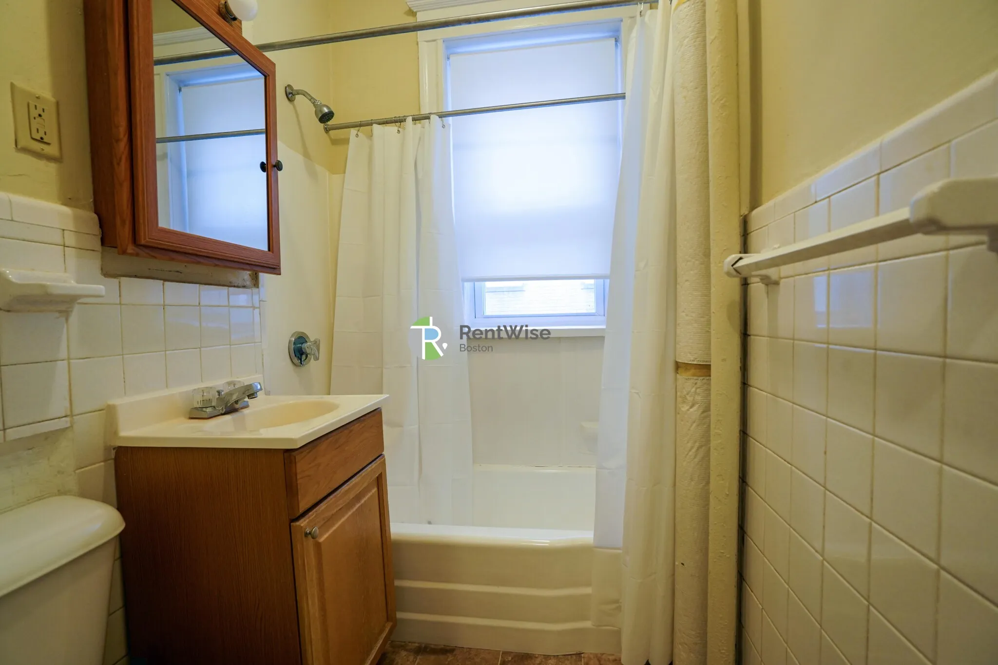 Studio bed, 1 bath apartment for rent at 68 Woodstock Ave Unit 4, Brighton — photo 10 of 18