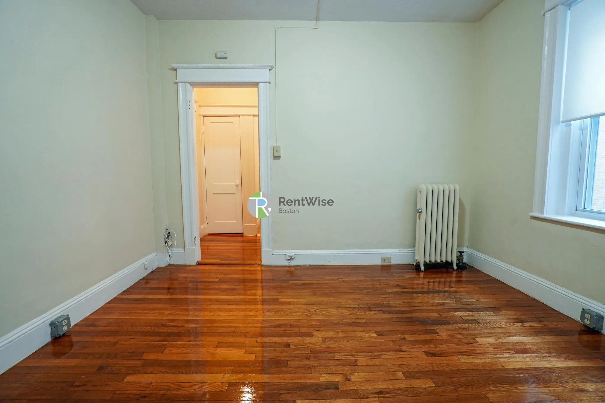 Studio bed, 1 bath apartment for rent at 68 Woodstock Ave Unit 4, Brighton — photo 3 of 18