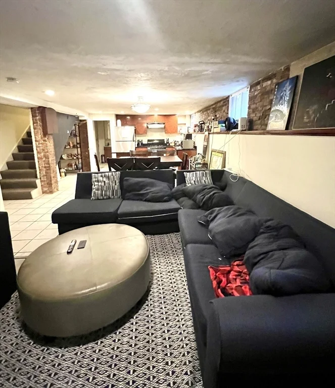 4 bed, 2 bath apartment for rent at 682 E 6th St Unit 1, South Boston — photo 14 of 21