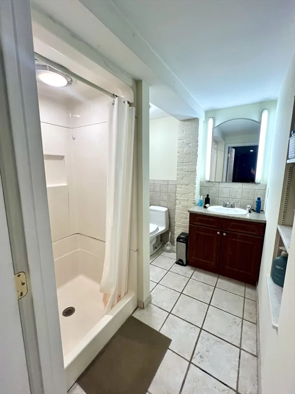 4 bed, 2 bath apartment for rent at 682 E 6th St Unit 1, South Boston — photo 16 of 21