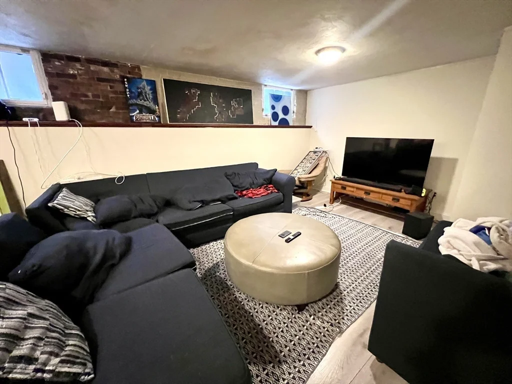 4 bed, 2 bath apartment for rent at 682 E 6th St Unit 1, South Boston — photo 13 of 21