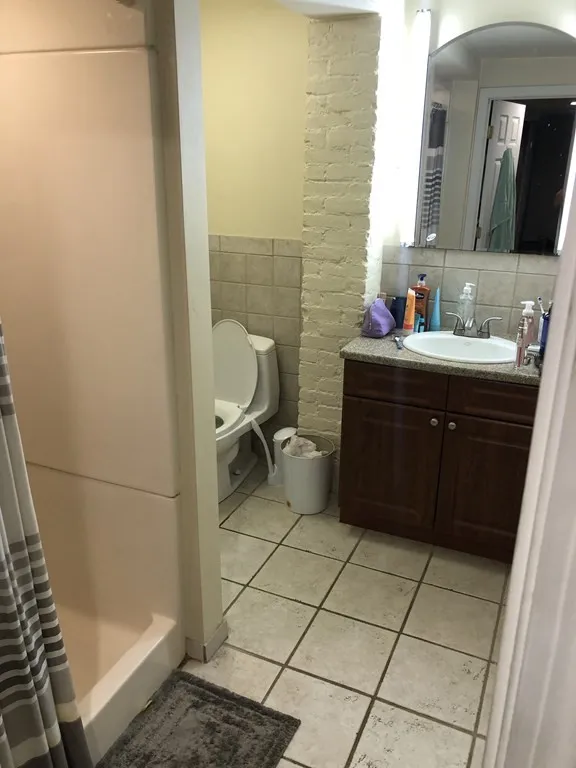 4 bed, 2 bath apartment for rent at 682 E Sixth Unit 1, South Boston — photo 6 of 7