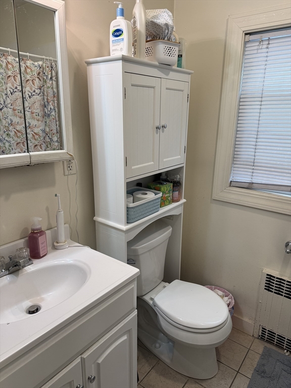 3 bed, 1 bath apartment for rent at 682 East 7th Unit 2, South Boston — photo 8 of 8