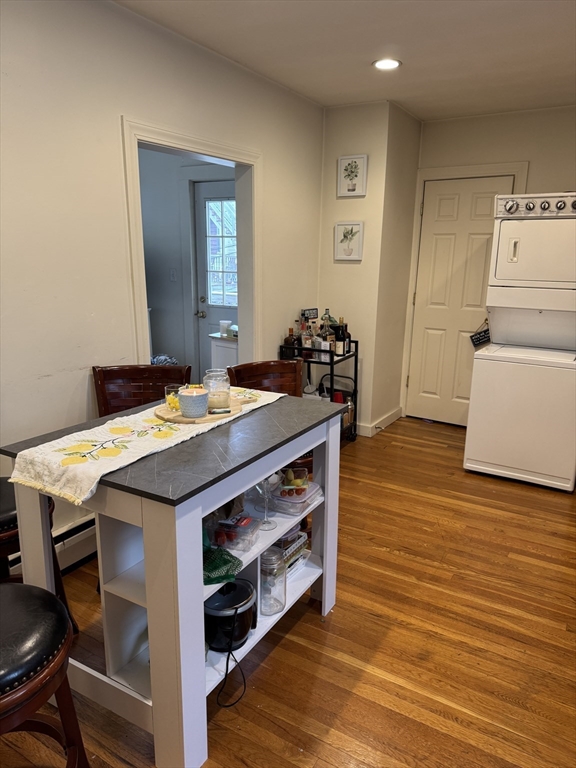 3 bed, 1 bath apartment for rent at 682 East 7th Unit 2, South Boston — photo 3 of 8