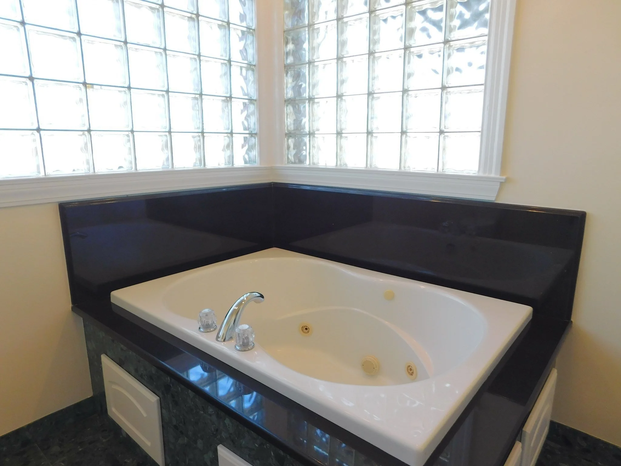 2 bed, 1 bath apartment for rent at 682 Rock St Unit 1, Fall River — photo 30 of 33