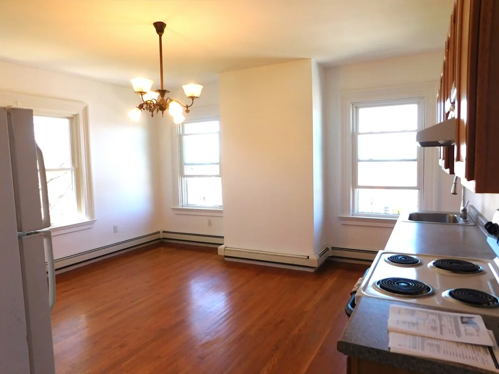 2 bed, 1 bath apartment for rent at 682 Rock St Unit 2 2nd Floor, Fall River — photo 6 of 23