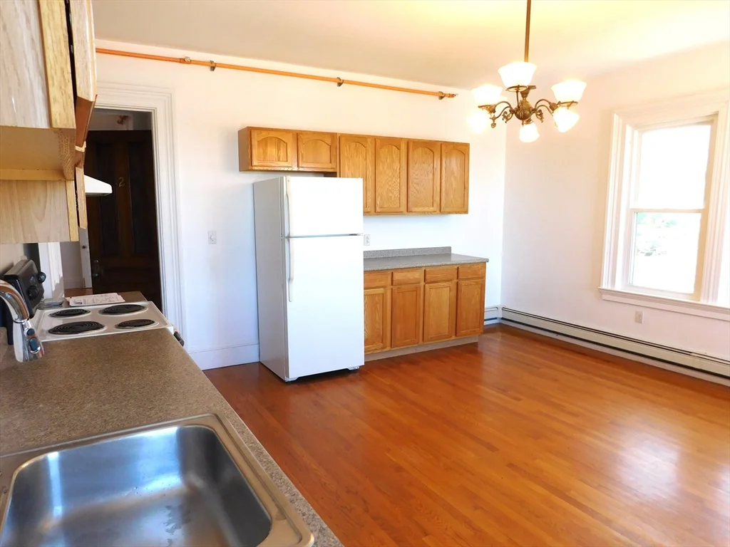 2 bed, 1 bath apartment for rent at 682 Rock St Unit 2 2nd Floor, Fall River — photo 4 of 23
