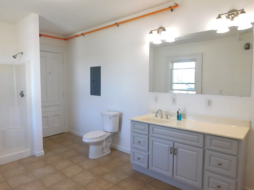 2 bed, 1 bath apartment for rent at 682 Rock St Unit 2 2nd Floor, Fall River — photo 8 of 23