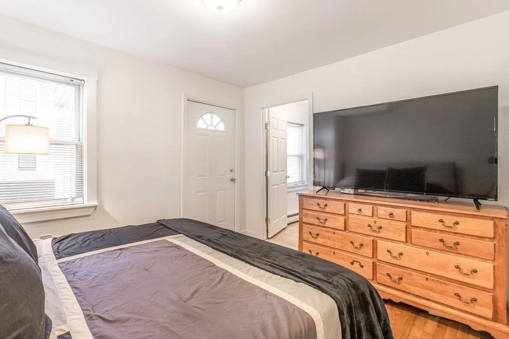 1 bed, 1 bath apartment for rent at 683 E 2nd St Unit 2, South Boston — photo 4 of 7