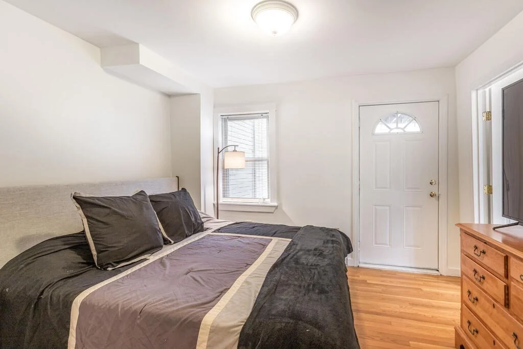 1 bed, 1 bath apartment for rent at 683 E 2nd St Unit 2, South Boston — photo 3 of 7