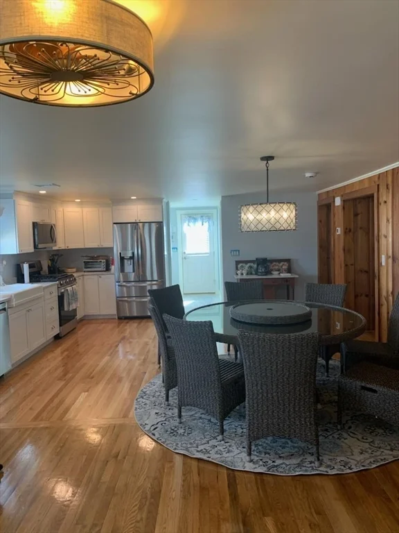 3 bed, 1 bath apartment for rent at 683 Ocean St Unit 683, Marshfield — photo 2 of 8