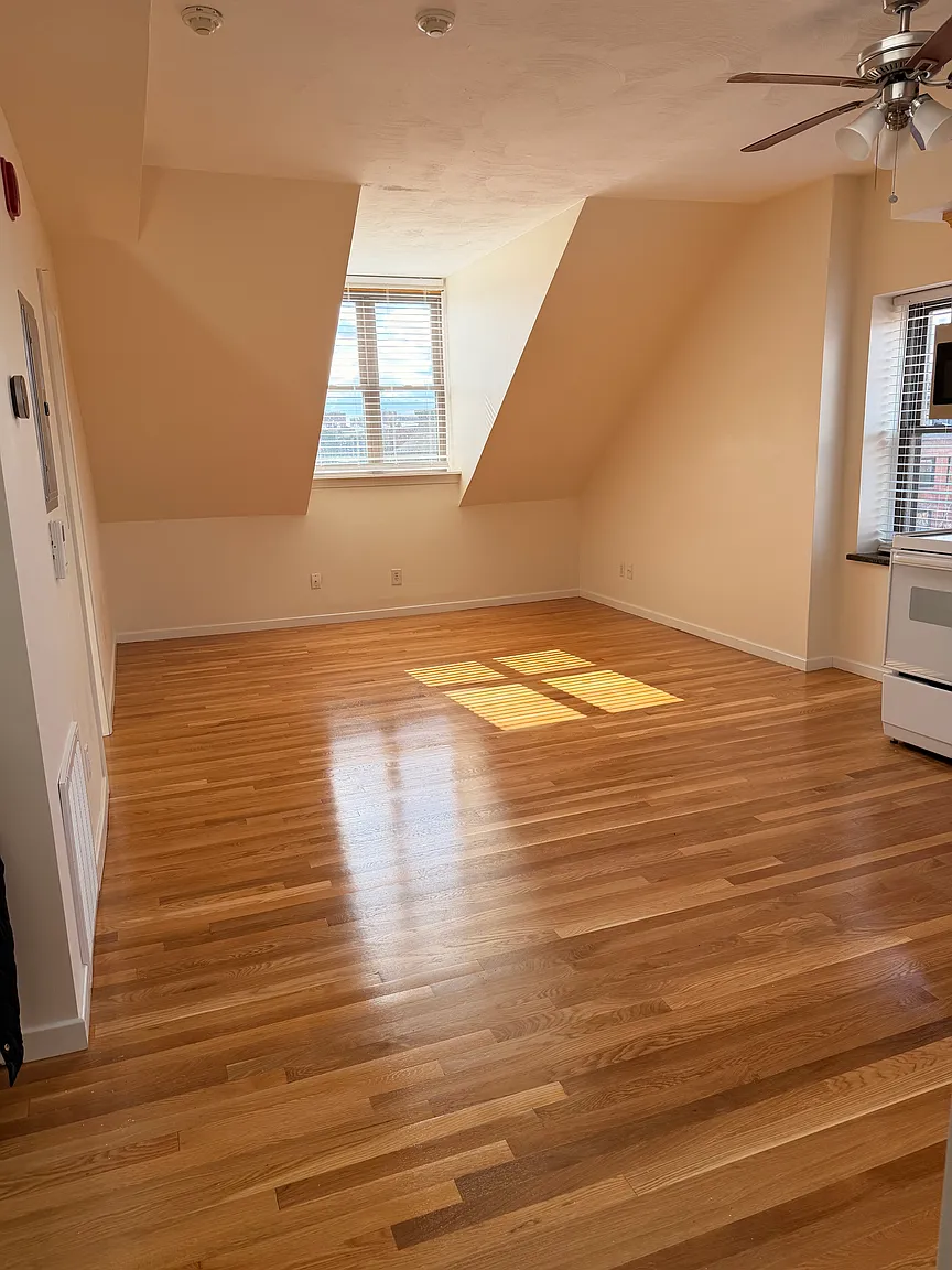 2 bed, 1 bath apartment for rent at 683 Tremont St Unit 3, South End — photo 4 of 10
