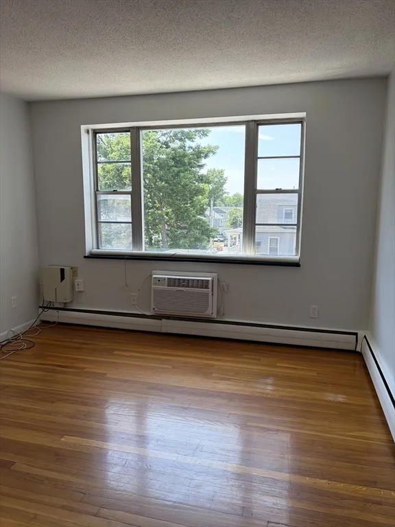 2 bed, 1 bath apartment for rent at 685 Moody St Unit 11, Waltham — photo 6 of 17