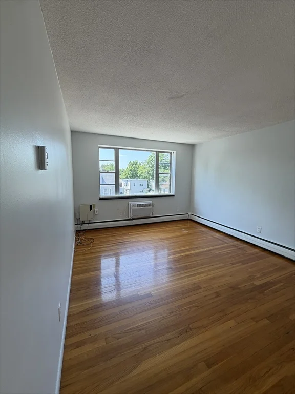 2 bed, 1 bath apartment for rent at 685 Moody St Unit 11, Waltham — photo 8 of 17