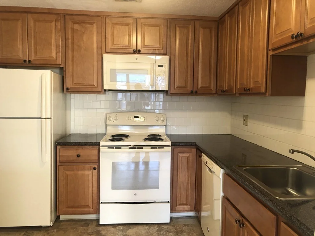 2 bed, 1 bath apartment for rent at 685 Moody St Unit 2, Waltham