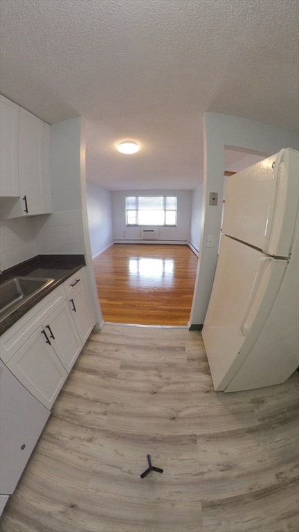 2 bed, 1 bath apartment for rent at 685 Moody St Unit 7, Waltham — photo 4 of 12