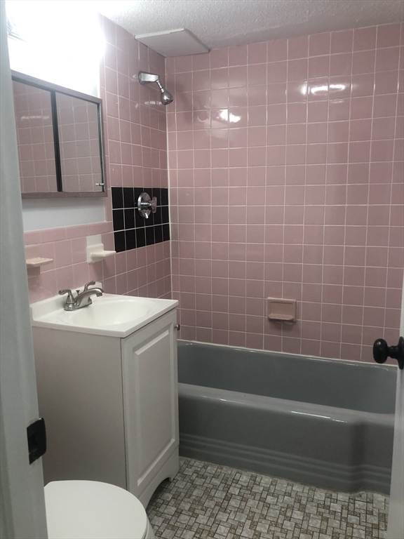 2 bed, 1 bath apartment for rent at 685 Moody St Unit 7, Waltham — photo 7 of 12