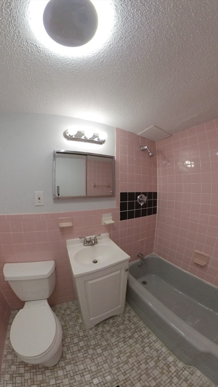2 bed, 1 bath apartment for rent at 685 Moody St Unit 7, Waltham — photo 8 of 12
