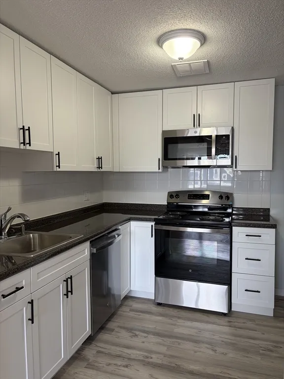 2 bed, 1 bath apartment for rent at 685 Moody St Unit 9, Waltham — photo 1 of 11