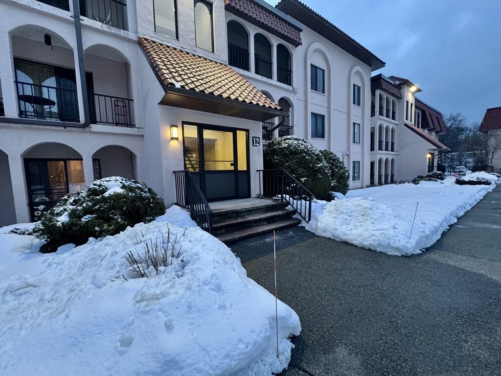 2 bed, 1 bath apartment for rent at 685 Oak St Unit 12-11, Brockton