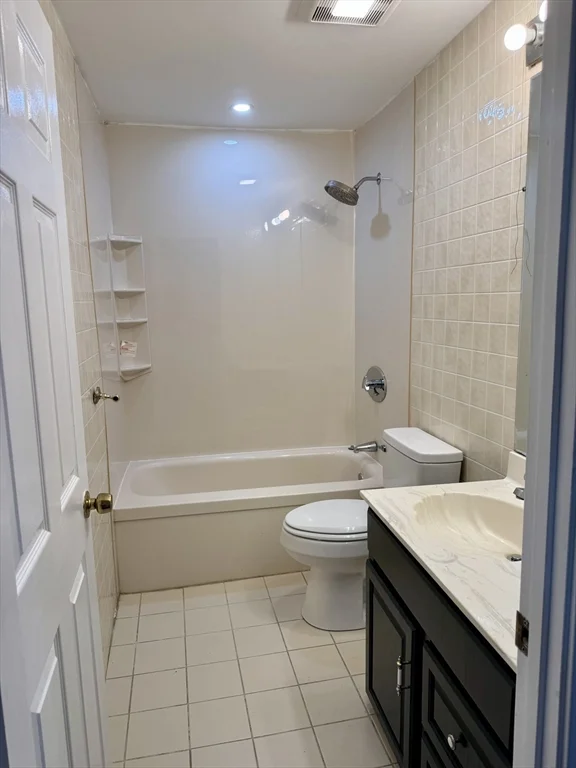 2 bed, 1 bath apartment for rent at 685 Oak St Unit 12-11, Brockton — photo 8 of 20