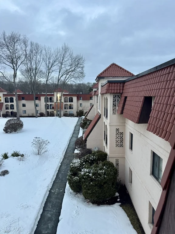 2 bed, 1 bath apartment for rent at 685 Oak St Unit 12-11, Brockton — photo 11 of 20