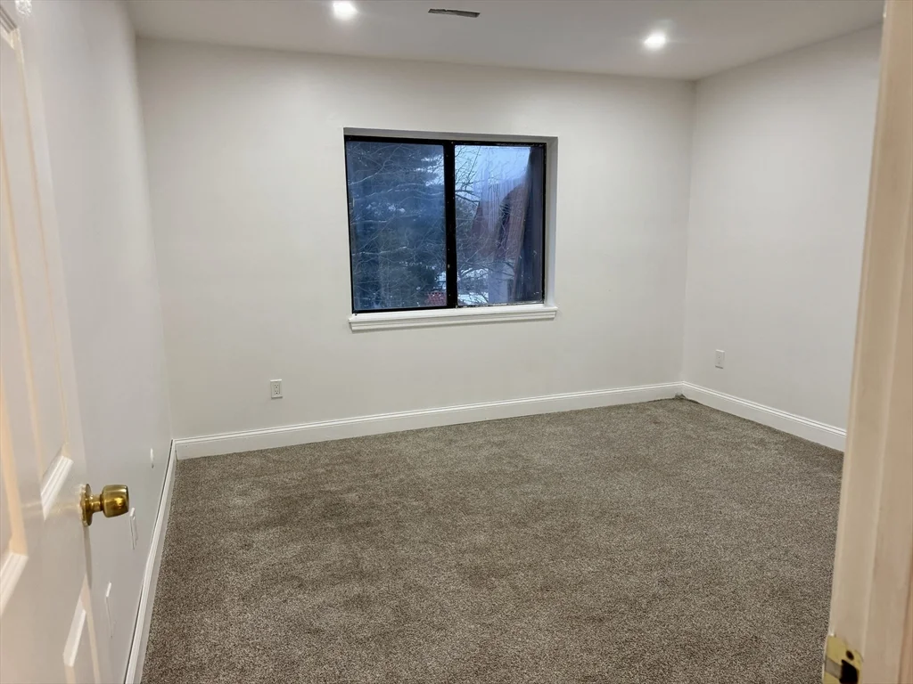 2 bed, 1 bath apartment for rent at 685 Oak St Unit 12-11, Brockton — photo 7 of 20