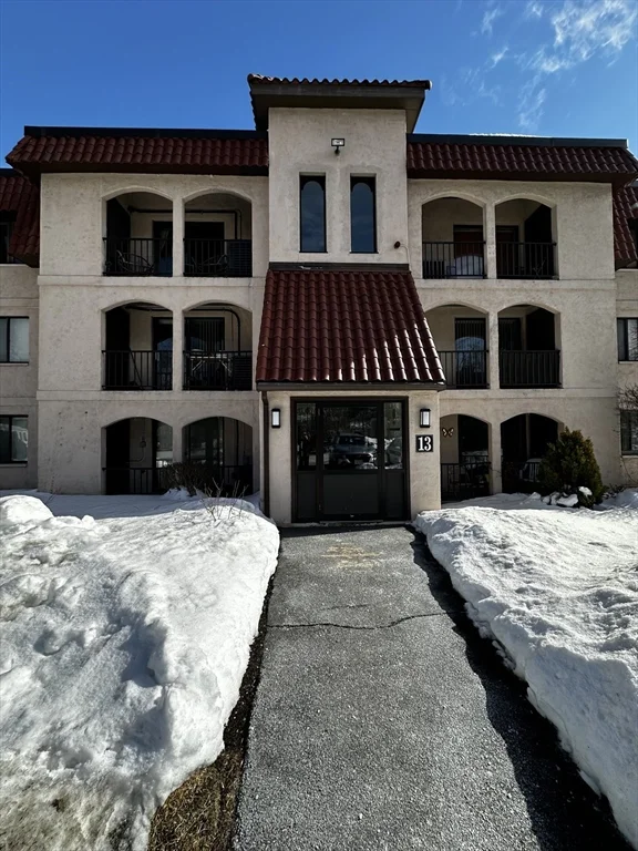 1 bed, 1 bath apartment for rent at 685 Oak St Unit 13-9, Brockton — photo 4 of 26