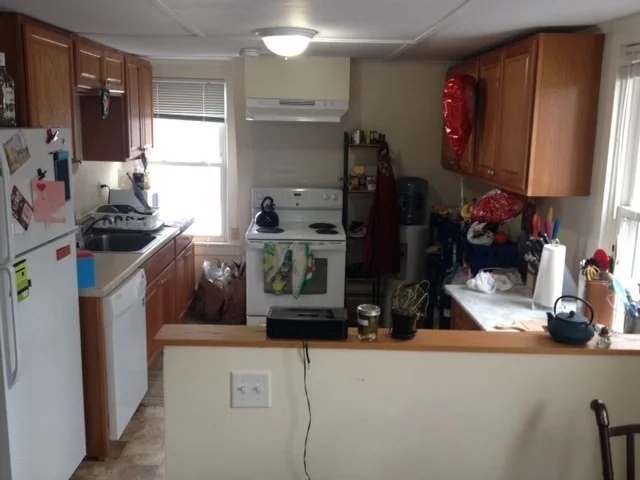4 bed, 1 bath apartment for rent at 685 West St Unit 2, Amherst — photo 5 of 10