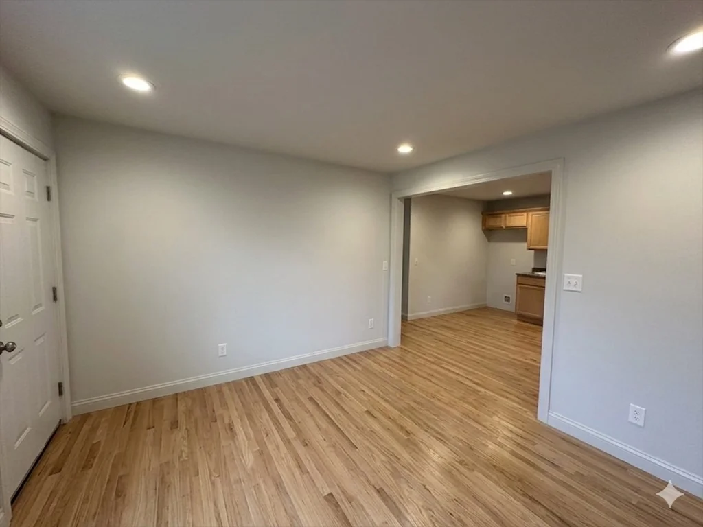 3 bed, 1 bath apartment for rent at 685 West St Unit 3, Amherst — photo 4 of 11