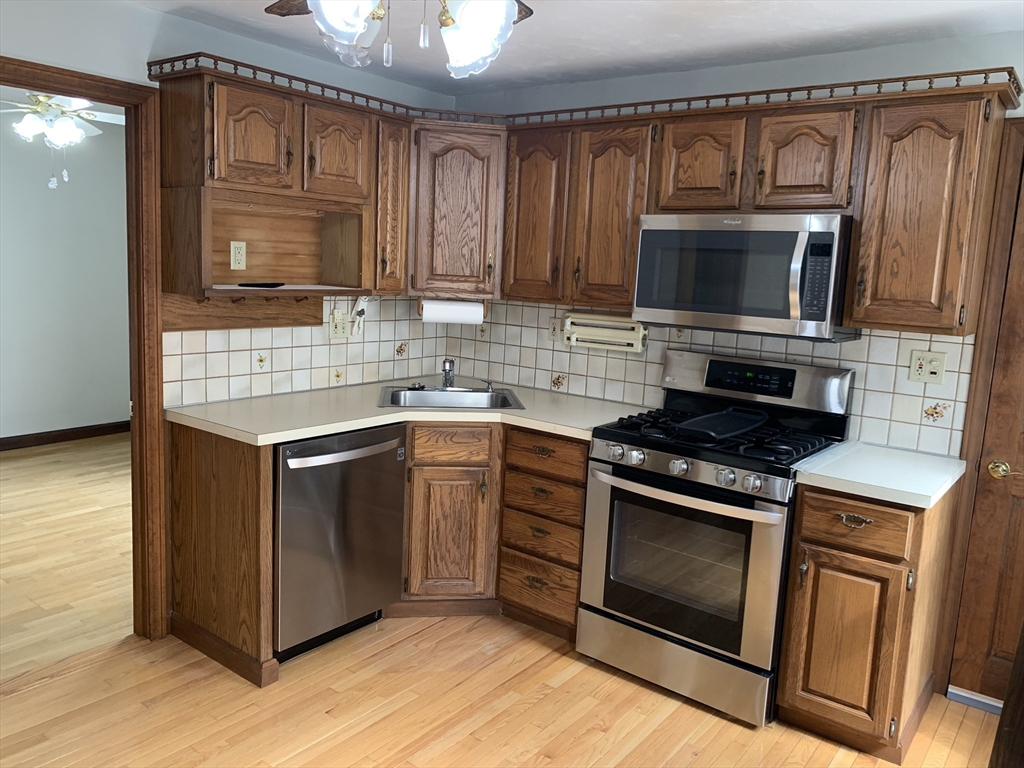 2 bed, 1 bath apartment for rent at 686 East 7th St Unit 1, South Boston — photo 2 of 20