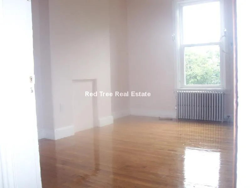 4 bed, 1 bath apartment for rent at 686 Parker St Unit 2, Mission Hill — photo 7 of 8