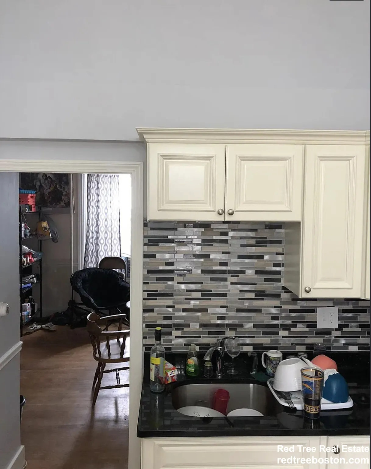 4 bed, 1 bath apartment for rent at 686 Parker St Unit 2, Mission Hill — photo 4 of 8
