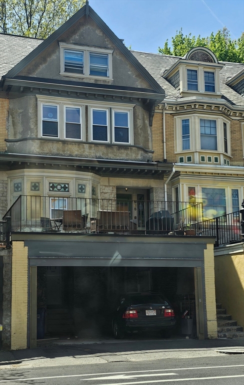 3 bed, 2 bath apartment for rent at 686 Washington St Unit 2, Brookline — photo 18 of 18