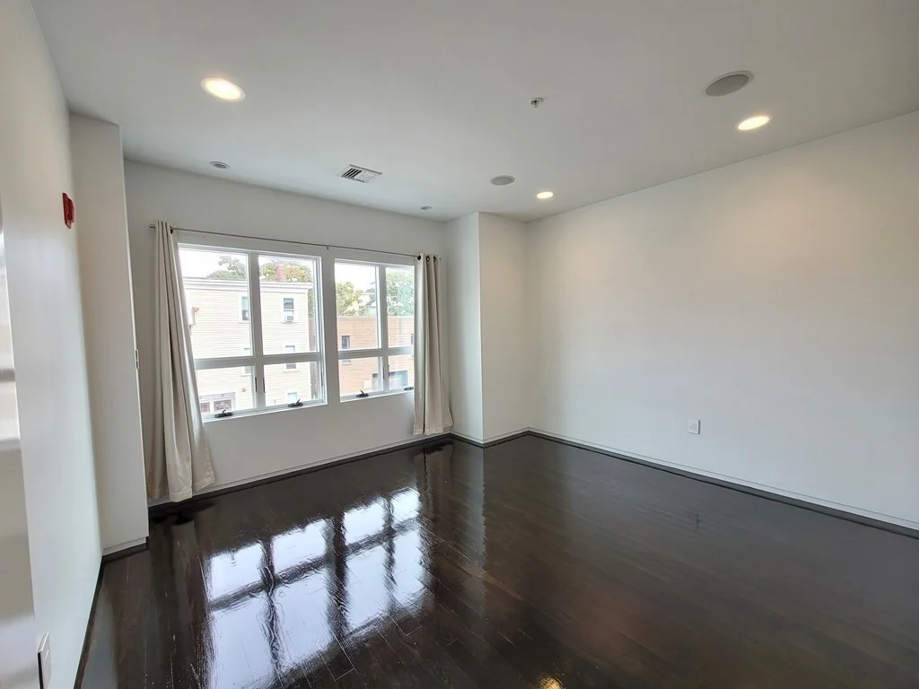 4 bed, 2 bath apartment for rent at 687 E 2nd St Unit 4, South Boston — photo 14 of 22