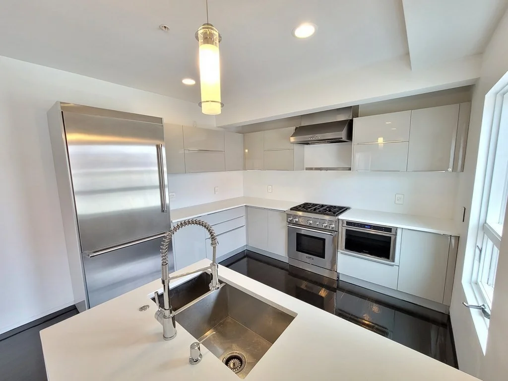 4 bed, 2 bath apartment for rent at 687 E 2nd St Unit 4, South Boston — photo 7 of 22