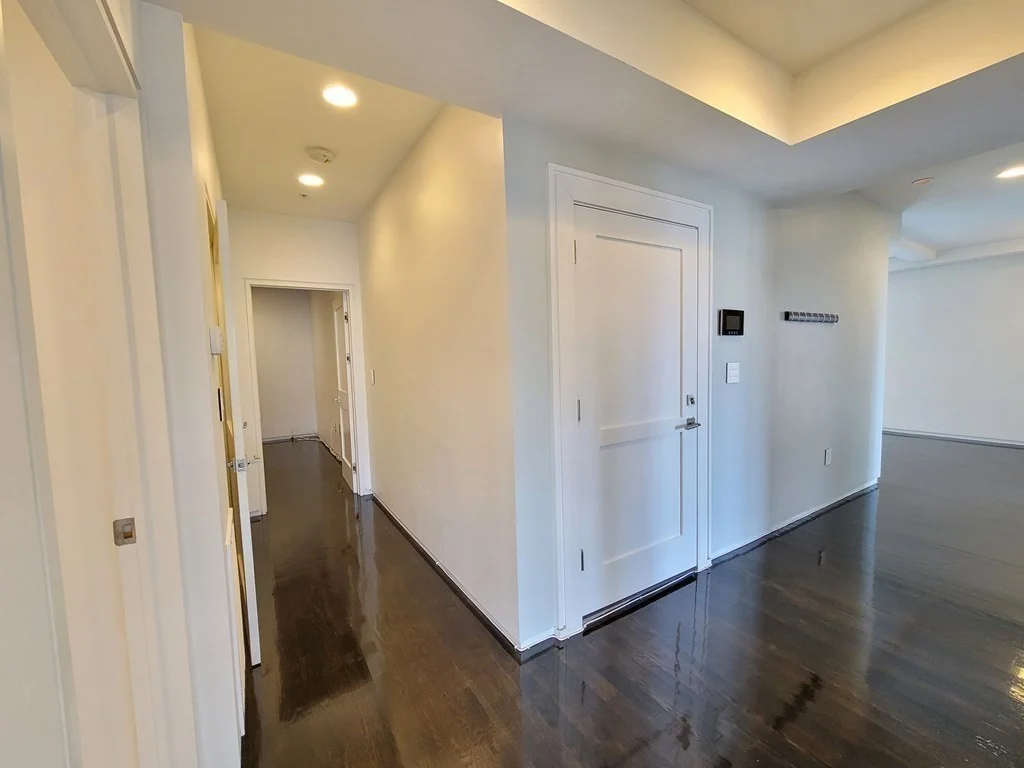 4 bed, 2 bath apartment for rent at 687 E 2nd St Unit 4, South Boston — photo 4 of 22