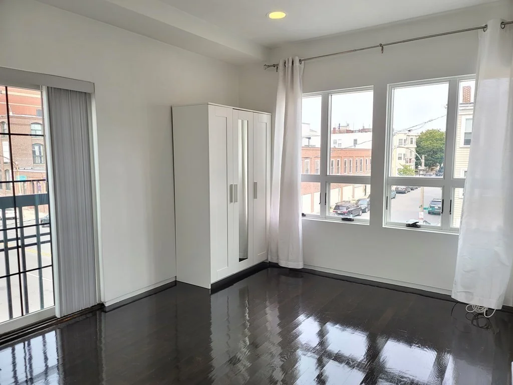 4 bed, 2 bath apartment for rent at 687 E 2nd St Unit 4, South Boston — photo 10 of 22