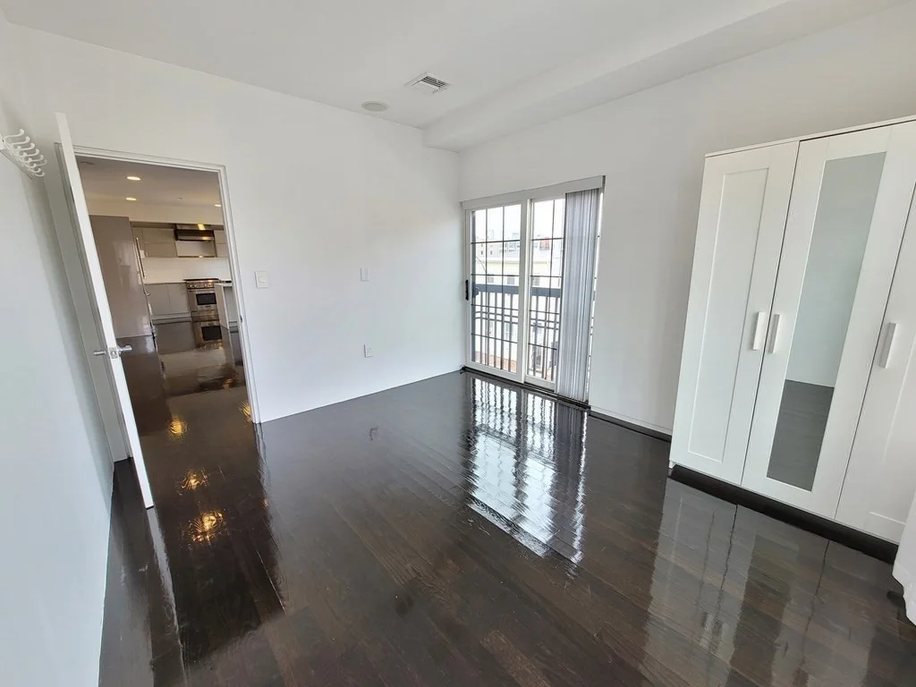 4 bed, 2 bath apartment for rent at 687 E 2nd St Unit 4, South Boston — photo 13 of 22