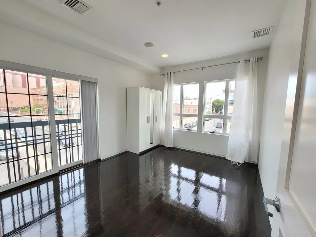 4 bed, 2 bath apartment for rent at 687 E 2nd St Unit 4, South Boston — photo 11 of 22