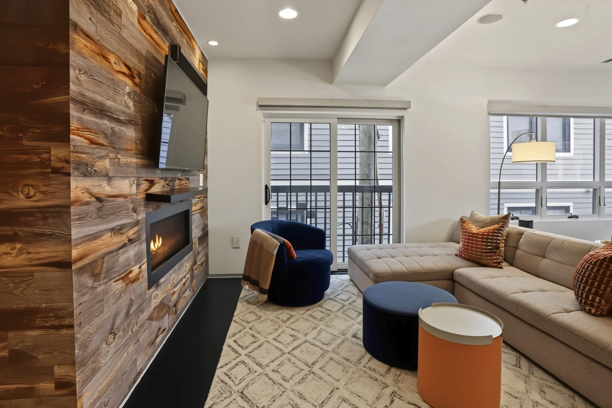 2 bed, 2 bath apartment for rent at 687 E 2nd St Unit 6, South Boston — photo 3 of 26
