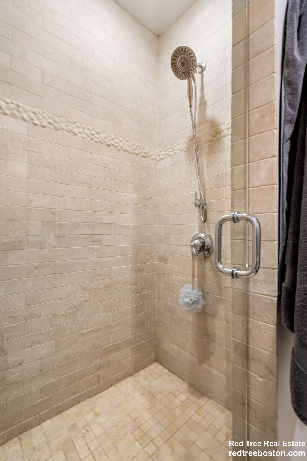 3 bed, 2.5 bath apartment for rent at 687 East 6th St, South Boston — photo 19 of 39