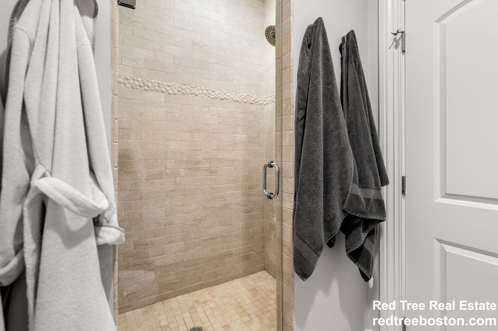 3 bed, 2.5 bath apartment for rent at 687 East 6th St, South Boston — photo 18 of 39