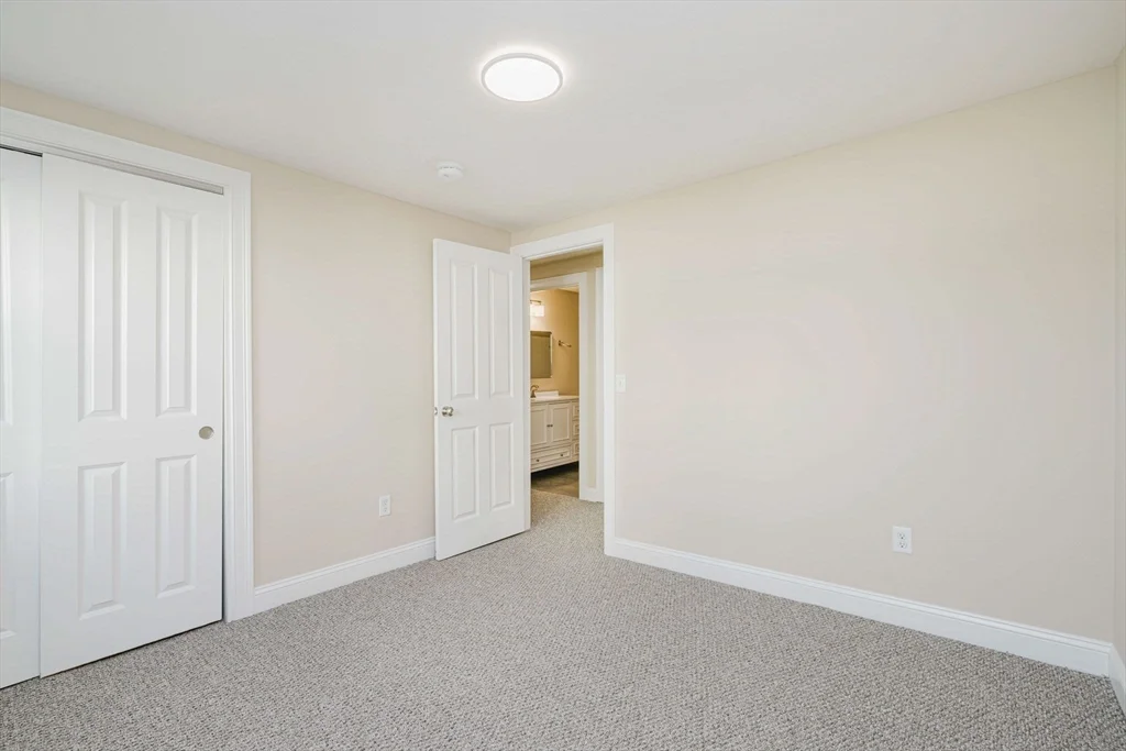 3 bed, 1 bath apartment for rent at 687 Washington St Unit 3, Easton — photo 13 of 25