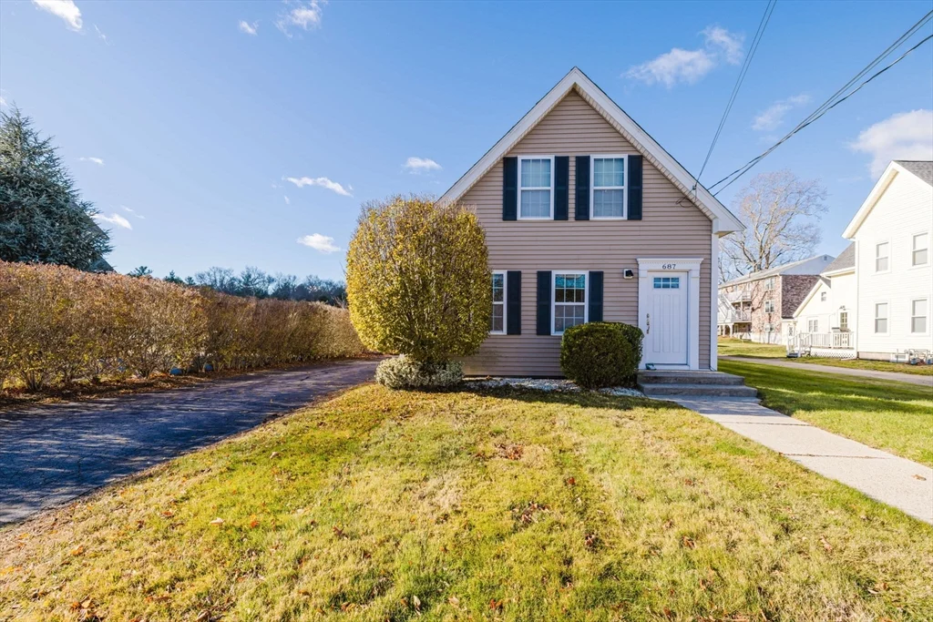 3 bed, 1 bath apartment for rent at 687 Washington St Unit 3, Easton — photo 1 of 25