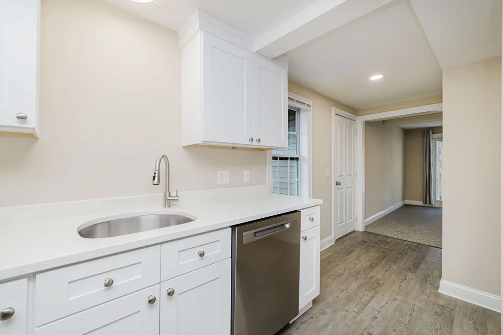 3 bed, 1 bath apartment for rent at 687 Washington St Unit 3, Easton — photo 7 of 25