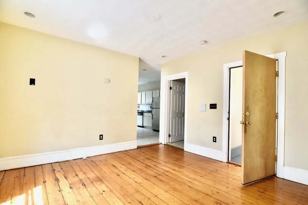 3 bed, 1 bath apartment for rent at 689 Washington St Unit 3, Dorchester — photo 4 of 12