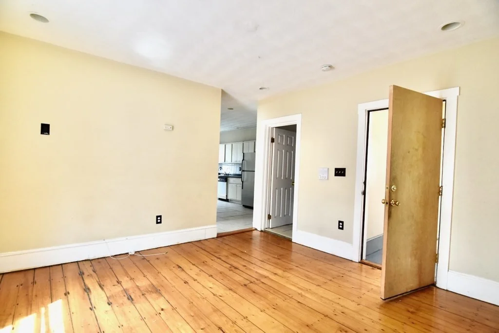 3 bed, 1 bath apartment for rent at 689 Washington St Unit 3, Dorchester — photo 1 of 12